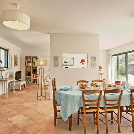 Holiday home Charme De Kerfago By Interhome Saint-Gildas-de-Rhuys
